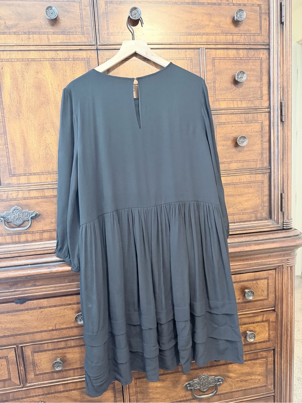 Ann Taylor Black Tiered Pintuck Dress Flowy Lagenlook Minimalist capsule - Picture 8 of 12